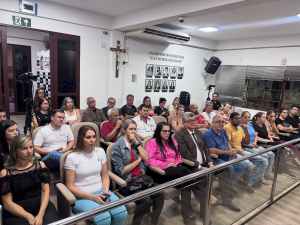 Câmara lotada e 3h30 de diálogo marcam audiência pública sobre o Rotativo de Cláudio