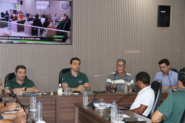 Presidente das Comissões Tim Maritaca e Relator Fernando Tolentino fazem encaminhamento de Projeto de Lei que destina terreno para o Sindicato Rural