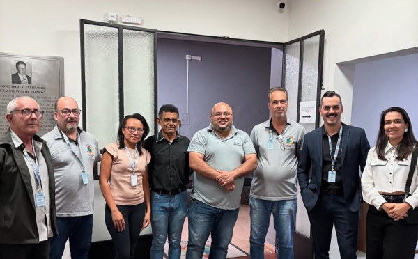 Presidente da Câmara de Cláudio realiza visita institucional à Câmara e à Prefeitura de Oliveira