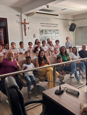 Câmara recebe nova turma da Escola Dr. Mateus Salomé de Oliveira durante segunda atividade pedagógica da semana