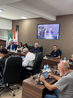 Câmara aprova reestruturação da Educação com novas vagas e mudanças de funções