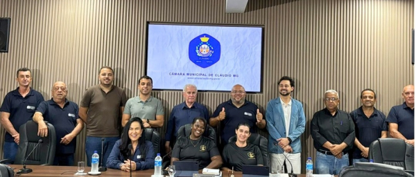 Representantes da Associação de Artistas e Artesãos solicitam apoio no orçamento de 2026 durante tribuna livre