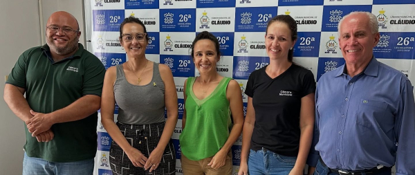 Exposição sobre o movimento internacional &quot;Maio Amarelo&quot;