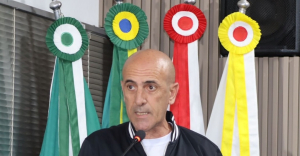 Helton Salomão utiliza Tribuna Livre para cobrar fiscalização e apoio ao esporte