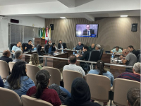 Câmara de Cláudio aprova LDO 2026 com três emendas após requerimento de urgência