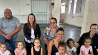 Presidente da Câmara conhece oficina de balé clássico com meninas do município no Clube de Mães Saud Mitre