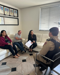 Rosângela Diretora leva ao Comando da PM pedido de retomada do PROERD em Cláudio
