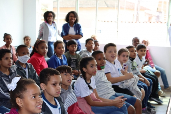 Novas turmas de escolas do município visitam a sede da Câmara Municipal