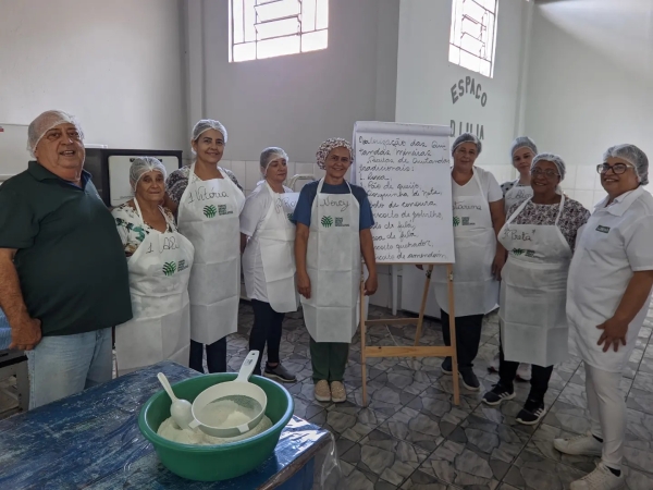 Semana da Mulher: Cidadãs participam de oficina de Produção Artesanal de Quitandas Mineiras