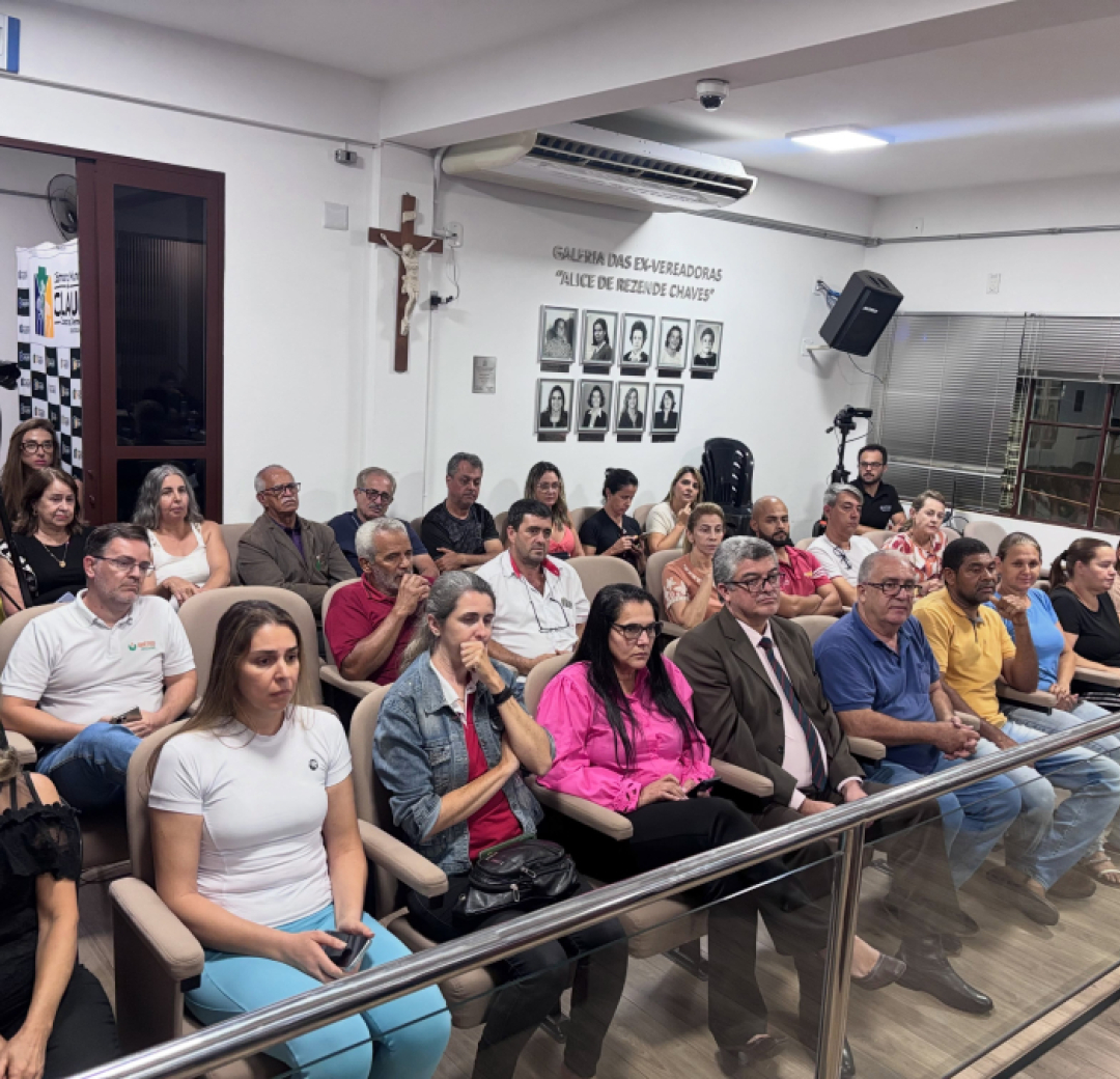 Câmara lotada e 3h30 de diálogo marcam audiência pública sobre o Rotativo de Cláudio