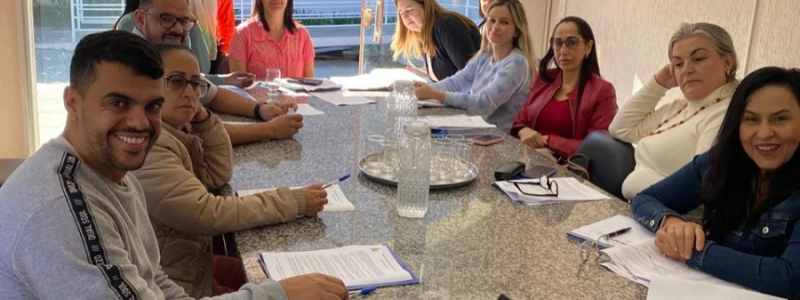 Vereadora Rosângela Diretora participa de reuniões sobre transporte escolar e educação