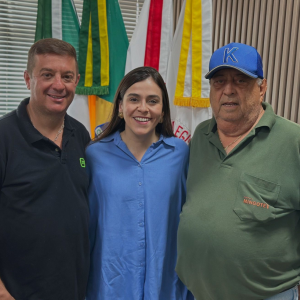 Deputada Lohanna França visita a Câmara Municipal de Cláudio