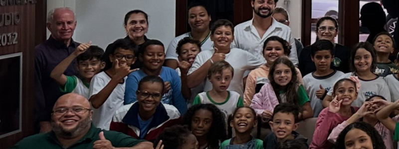 Alunos da Escola Municipal Maria Dias Coelho estiveram conhecendo o funcionamento do Poder Legislativo e as atribuições dos vereadores