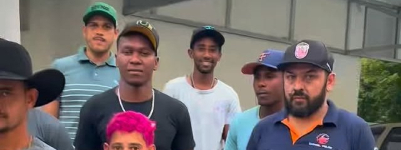 Sessão da Câmara de Cláudio tem plenário lotado com presença de peões, salva-vidas e tropeiros